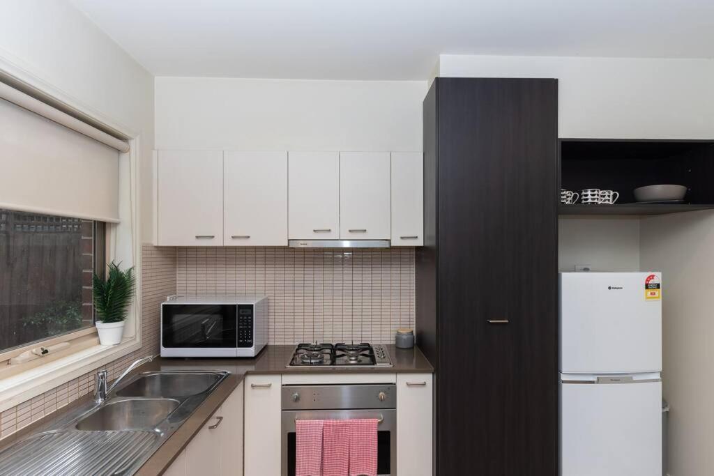 Apartment Harp Haven - Contemporary In Suburban Tree Lined Kew *