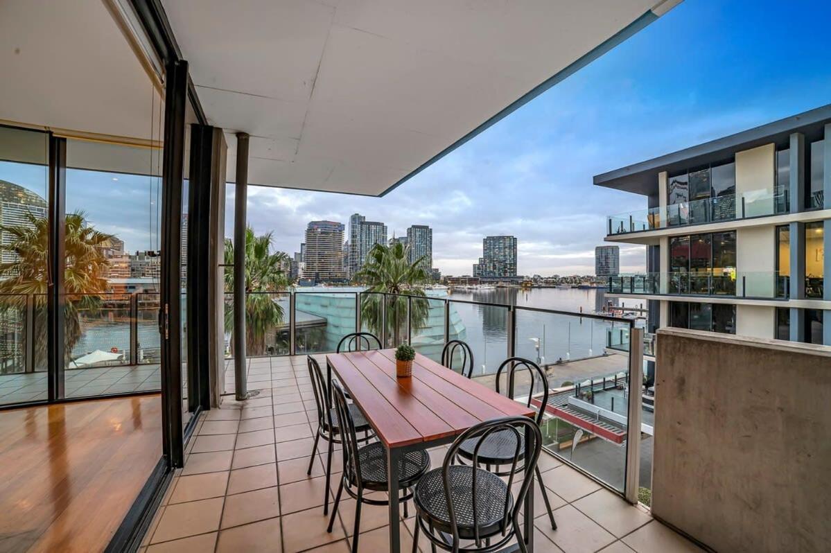 Apartment Breathtaking Docklands Water View Apt W Parking Melbourne