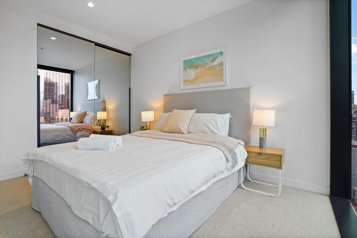 Premium Cbd Location 19th Floor Collins House Apartment