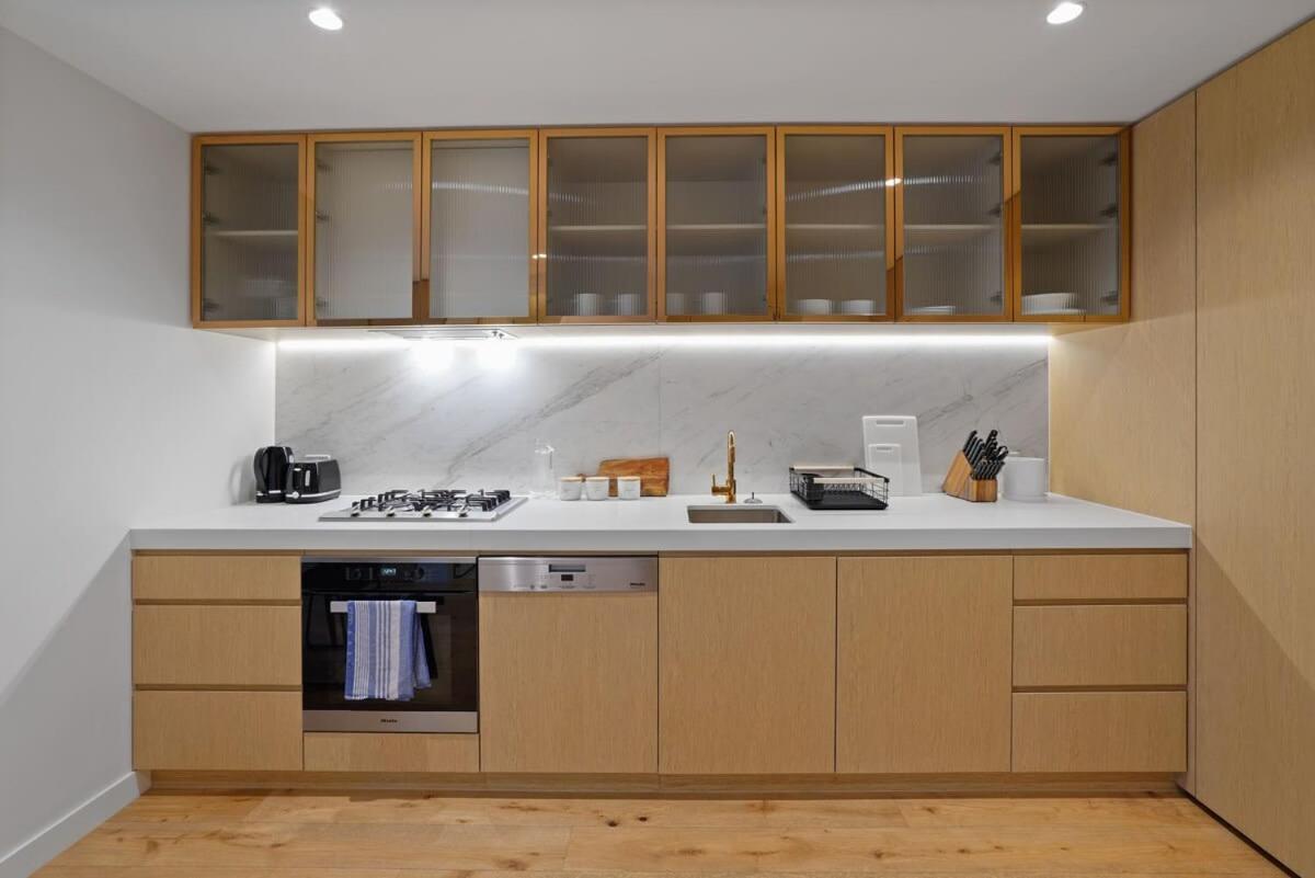 Premium Cbd Location 19th Floor Collins House *