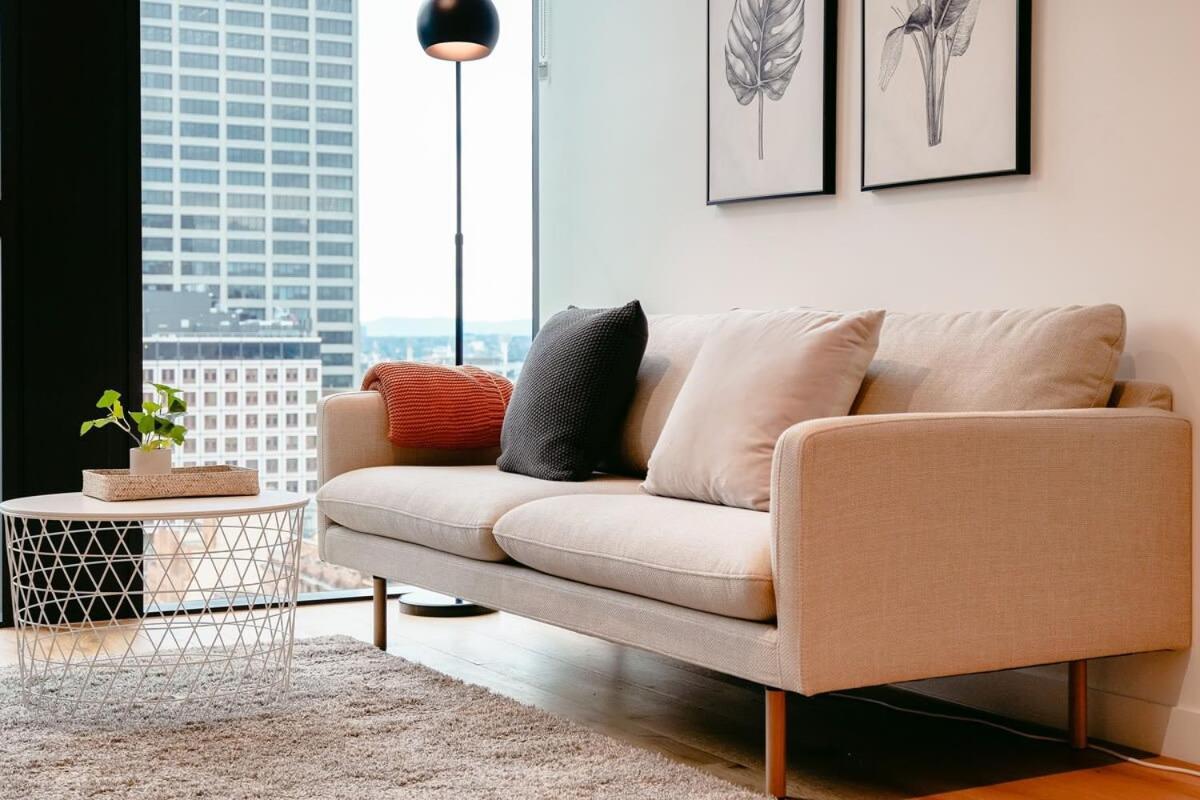 Premium Cbd Location 19th Floor Collins House