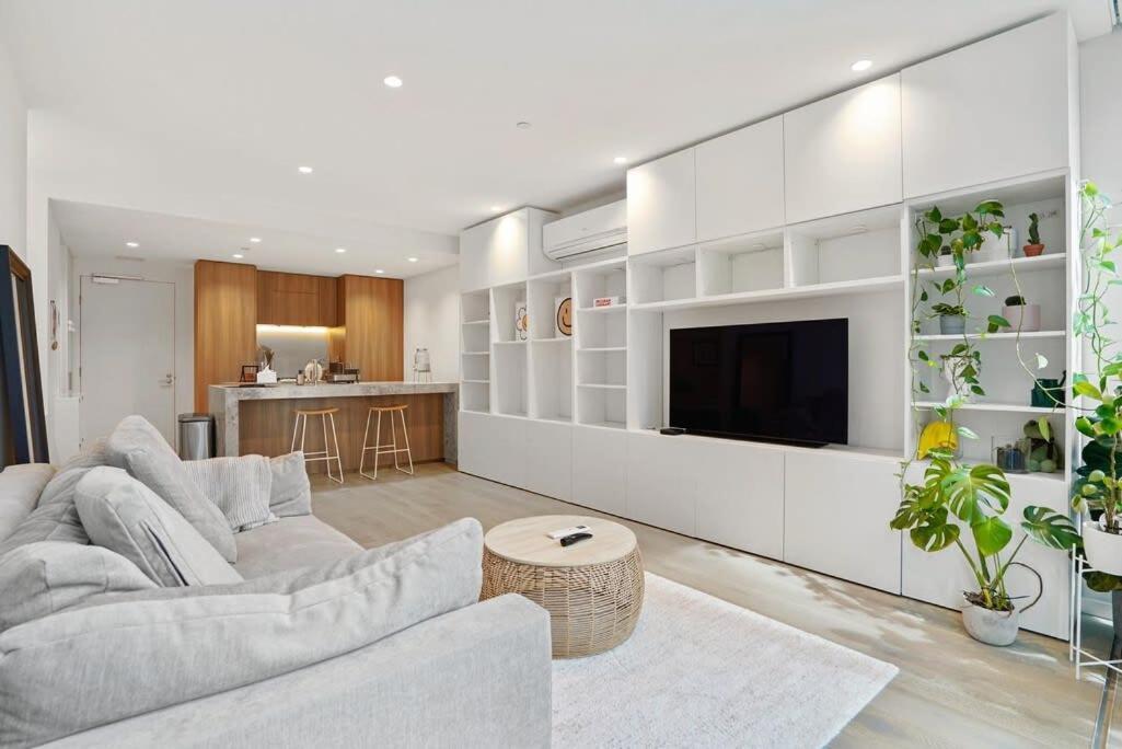 Stylish Gem @ St Kilda Rd Next To Grand Prix