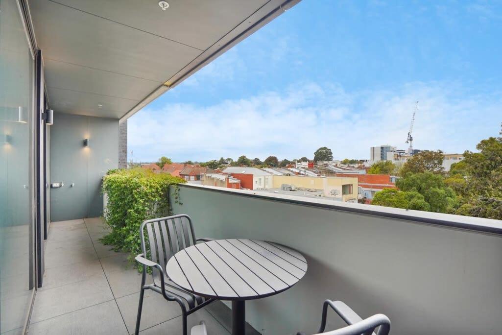 Luxurious Elsternwick Apt Living With Parking *