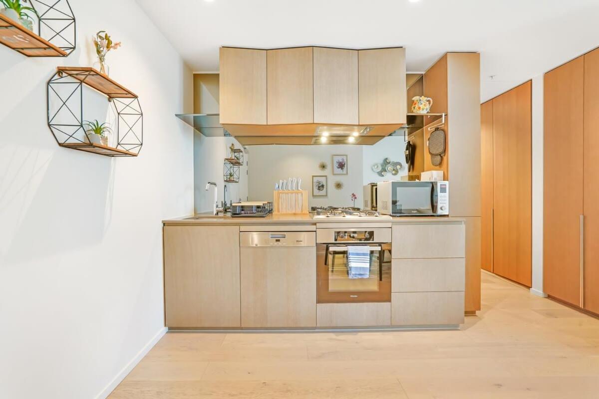 1 Bed With Incredible View - Square Apartment