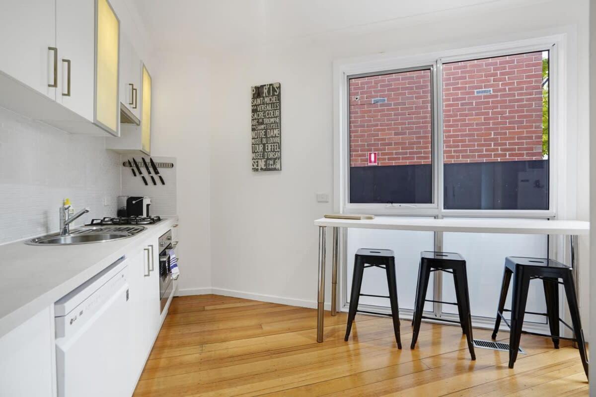 Elwood Elegance By The Holiday home *