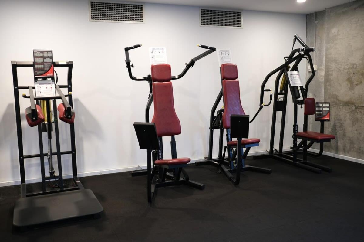 Upper West Side Gem On 44th Floor W Pool + Gym * Melbourne