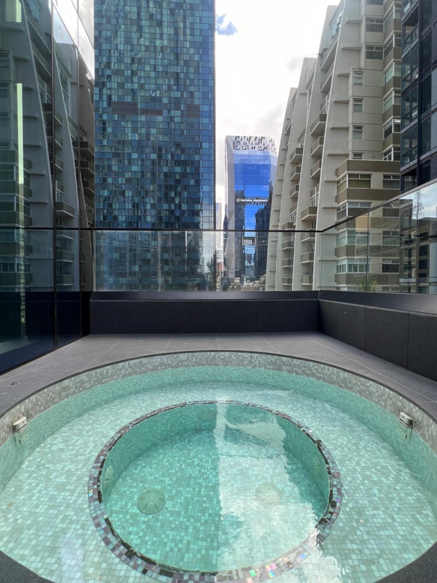 #3205 Sky High Retreat Luxurious 3-bedroom With Pool, Gym, Spa & Carpark *