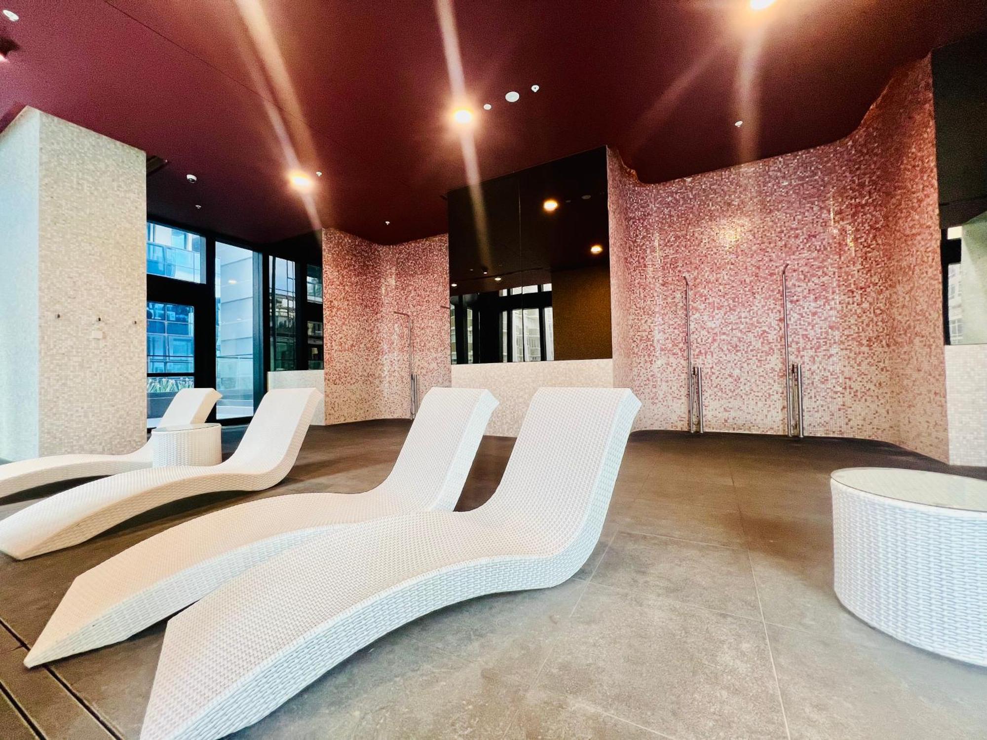 #3205 Sky High Retreat Luxurious 3-bedroom With Pool, Gym, Spa & Carpark * Melbourne