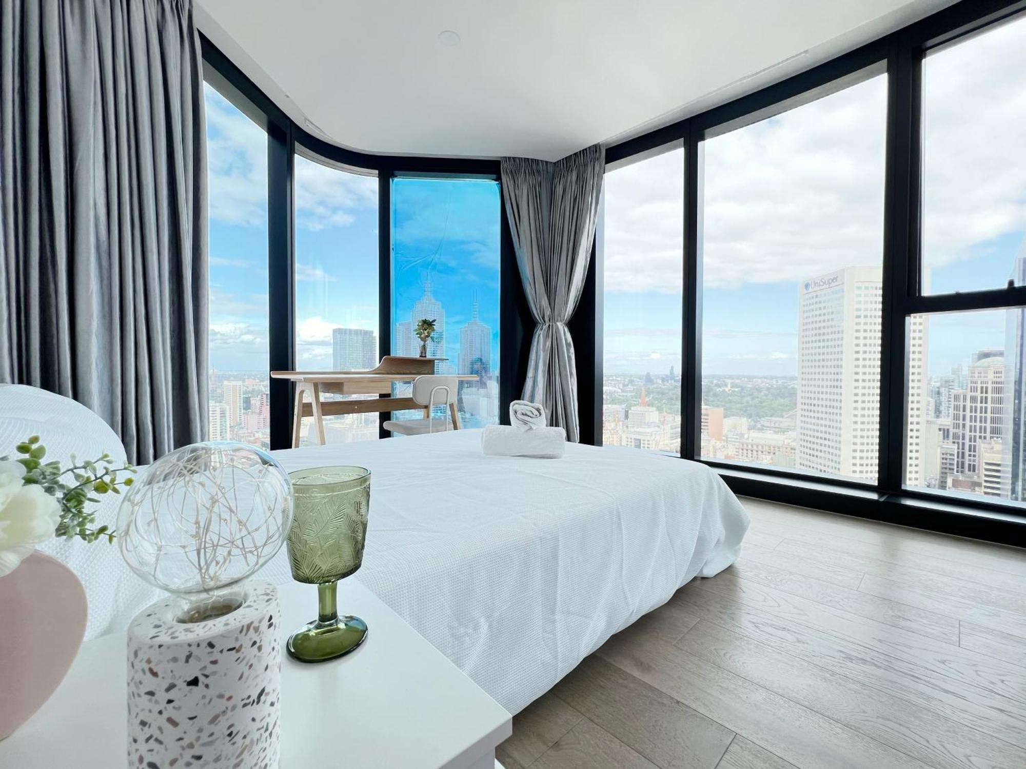 #3205 Sky High Retreat Luxurious 3-bedroom With Pool, Gym, Spa & Carpark *