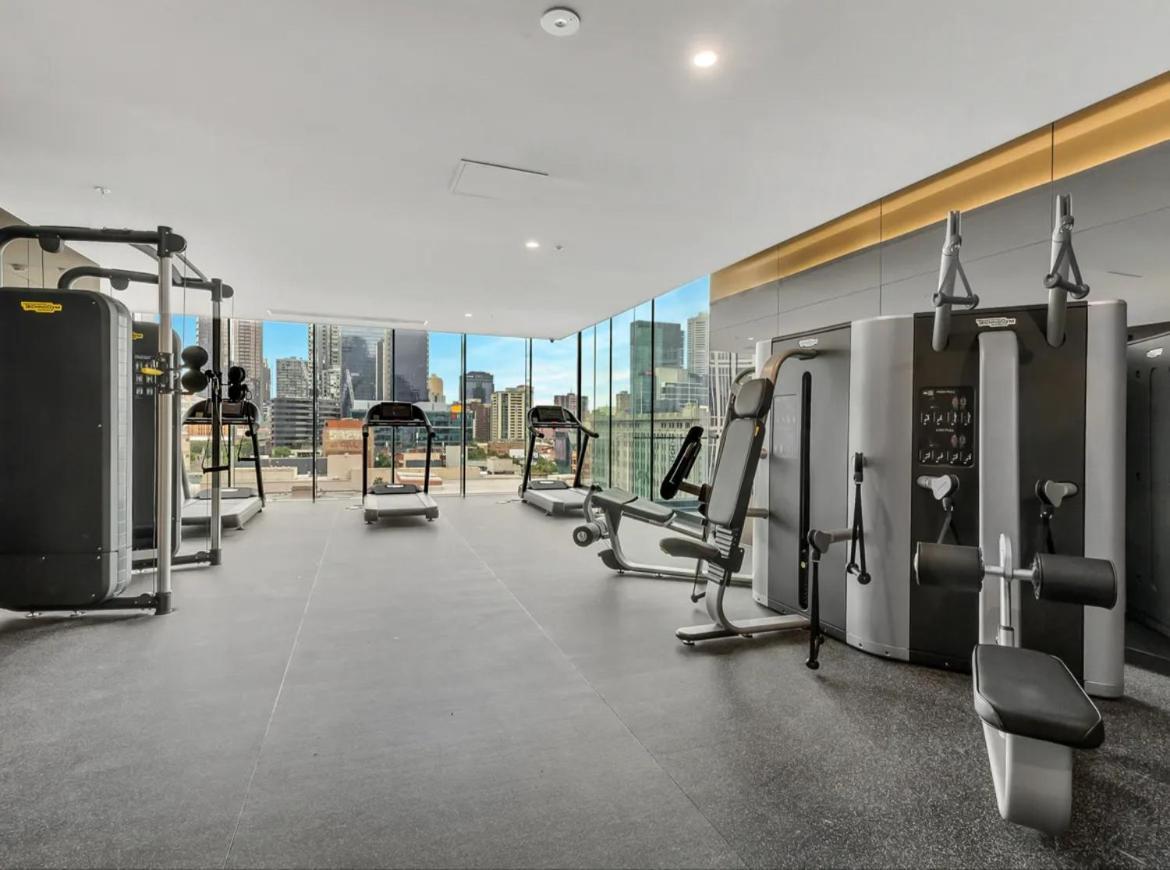 #3205 Sky High Retreat Luxurious 3-bedroom With Pool, Gym, Spa & Carpark Apartment Melbourne