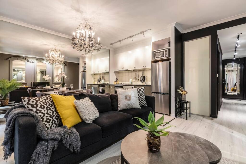Luxury On Flinders Lane