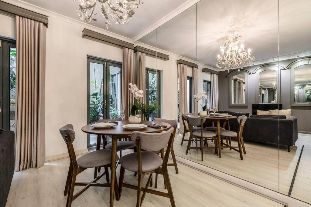 Luxury On Flinders Lane *