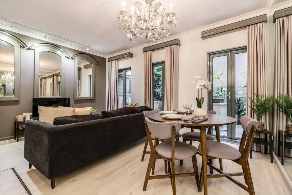 Luxury On Flinders Lane
