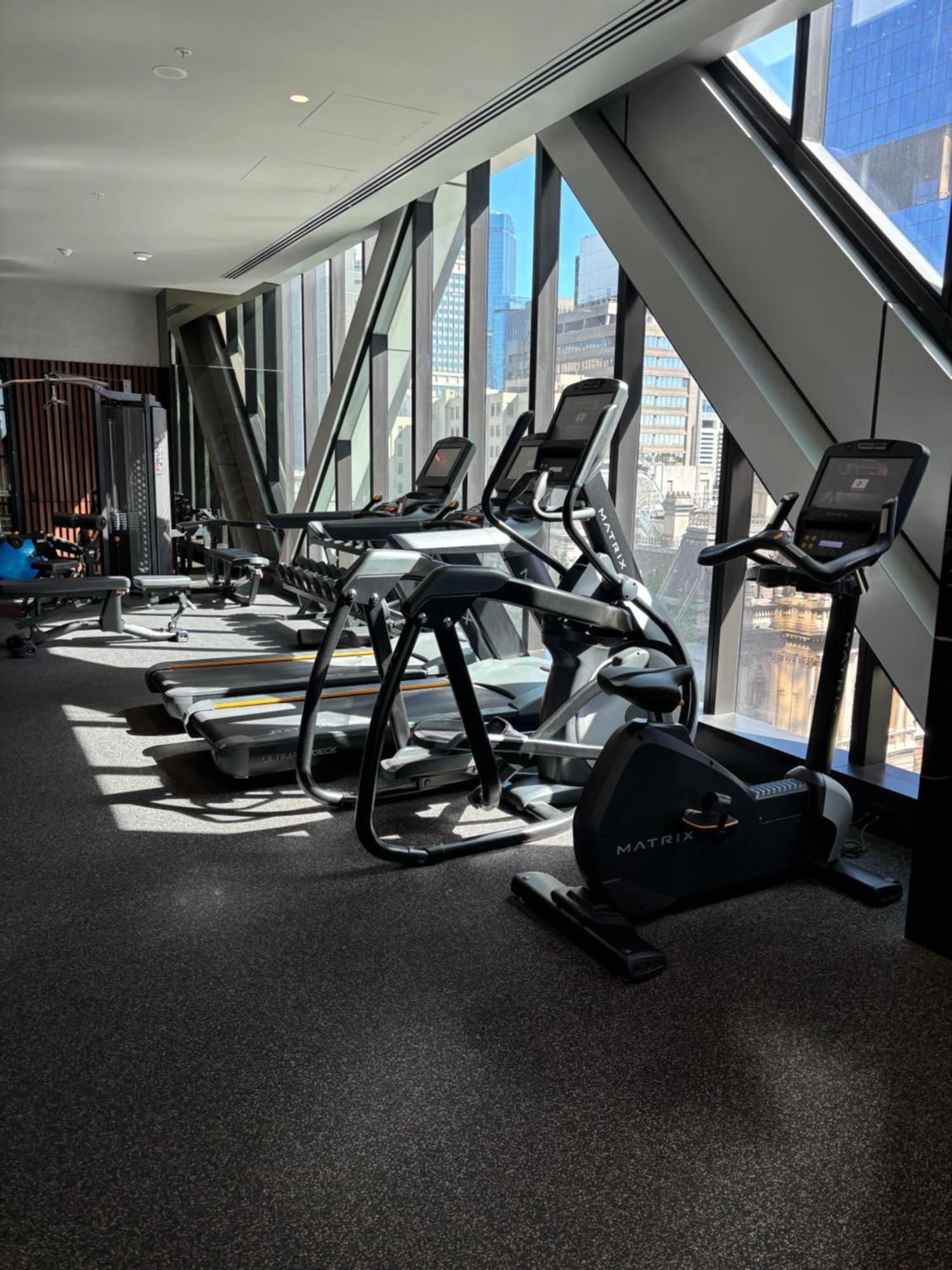 Lux Cbd Penthouse With 270views Spacious & Great Location