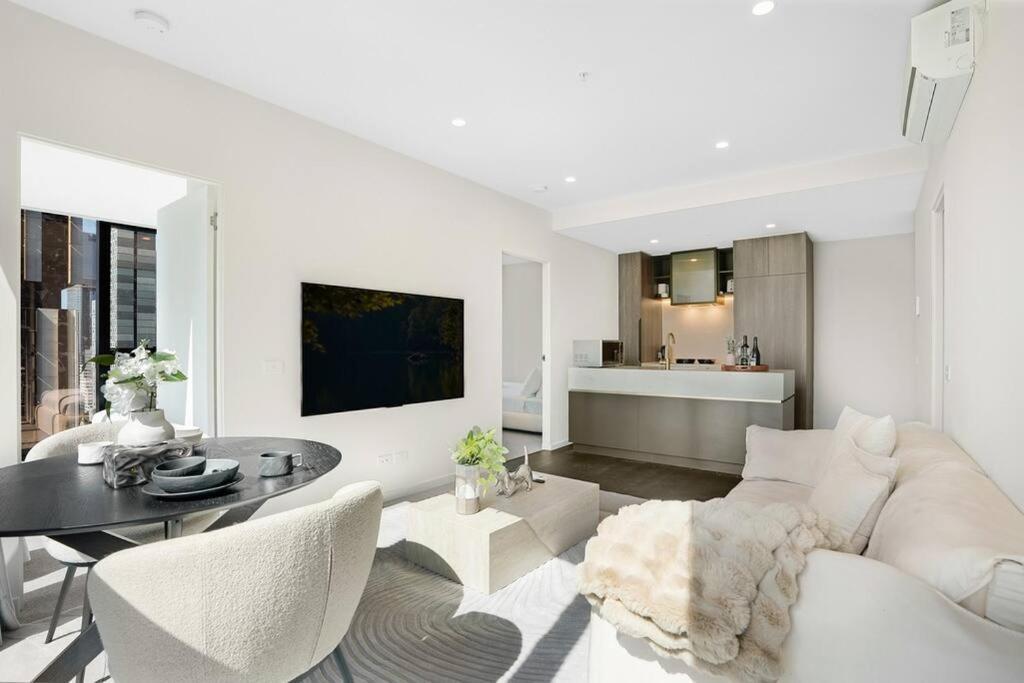 Apartment New Urban Sanctuary At Uno-perfect Location 2b1b