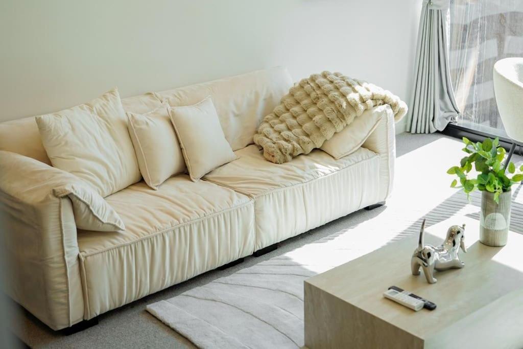New Urban Sanctuary At Uno-perfect Location 2b1b *