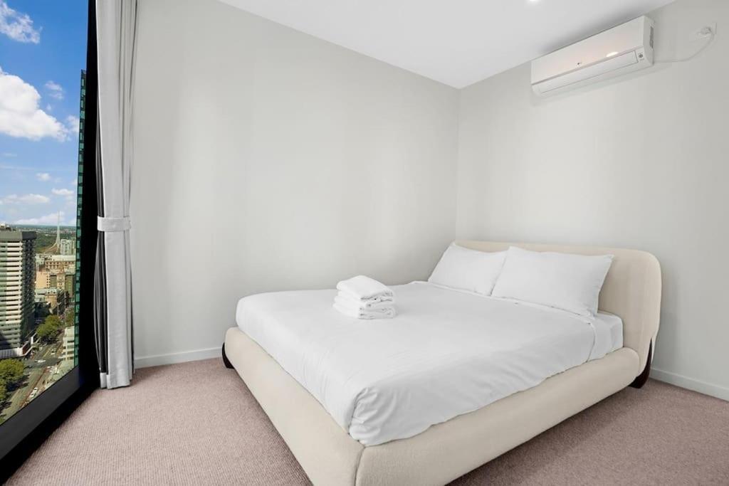 Apartment New Urban Sanctuary At Uno-perfect Location 2b1b Melbourne