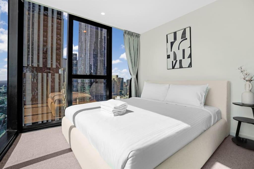 New Urban Sanctuary At Uno-perfect Location 2b1b * Melbourne