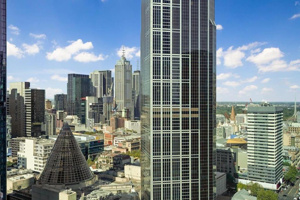 New Urban Sanctuary At Uno-perfect Location 2b1b Apartment