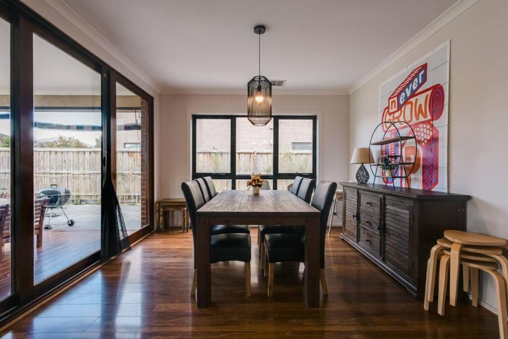 Stayau 5br Contemporary Getaway Point Cook * Melbourne