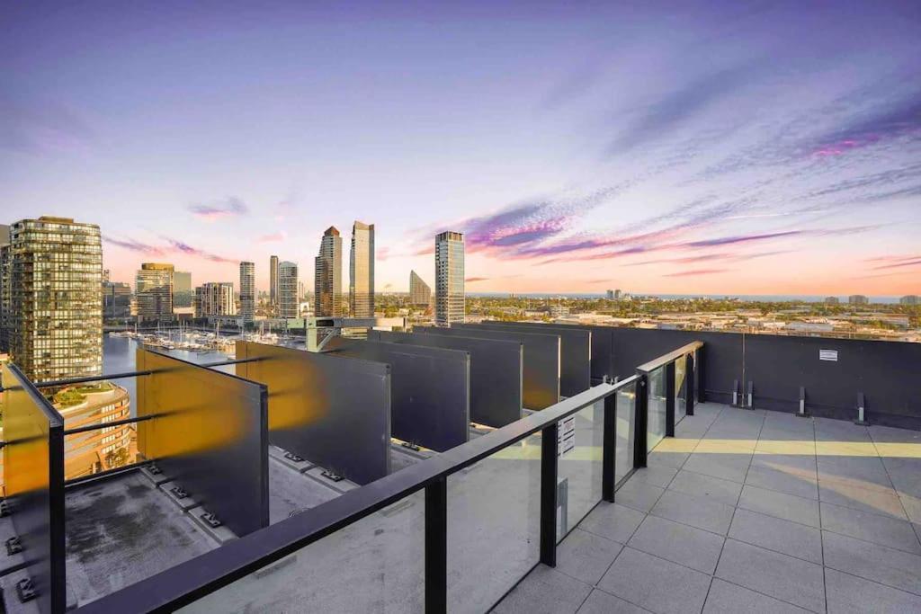 Apartment Waterfront 3bed2b2c With 50 Sqm Expansive Balcony *