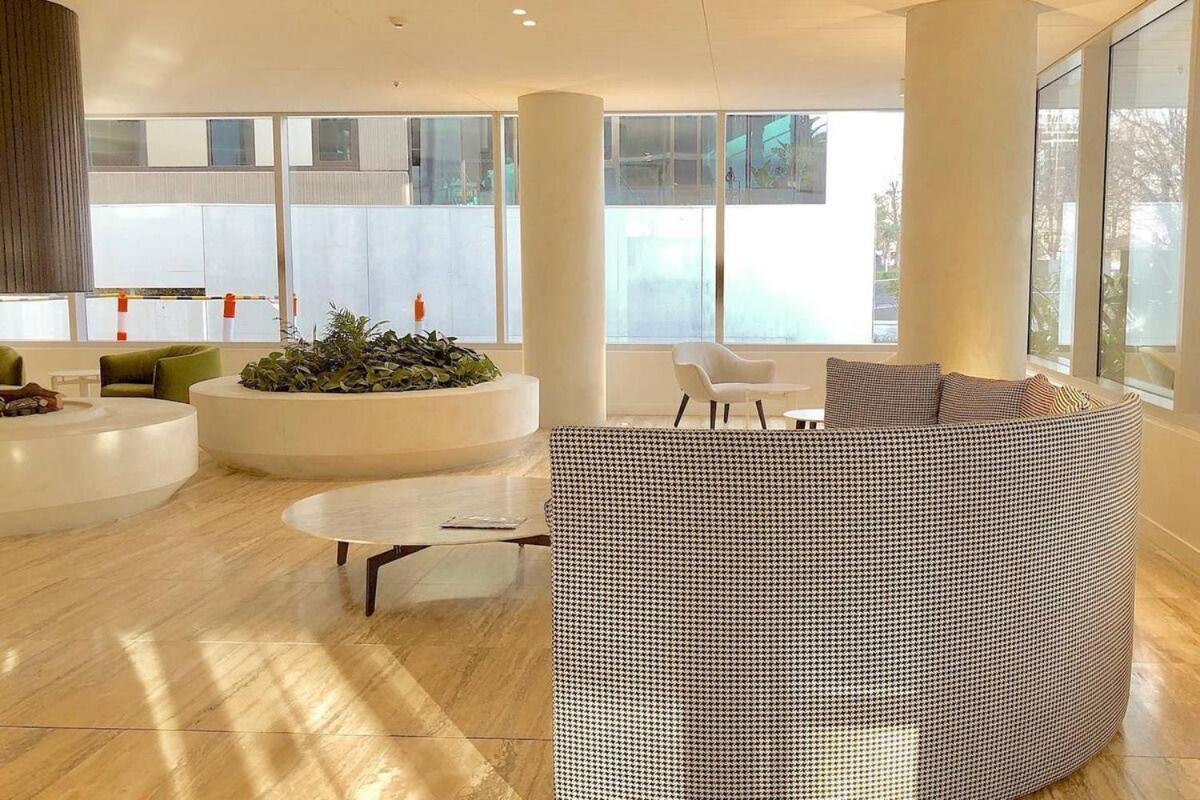 Pride Fawkner Apartment *