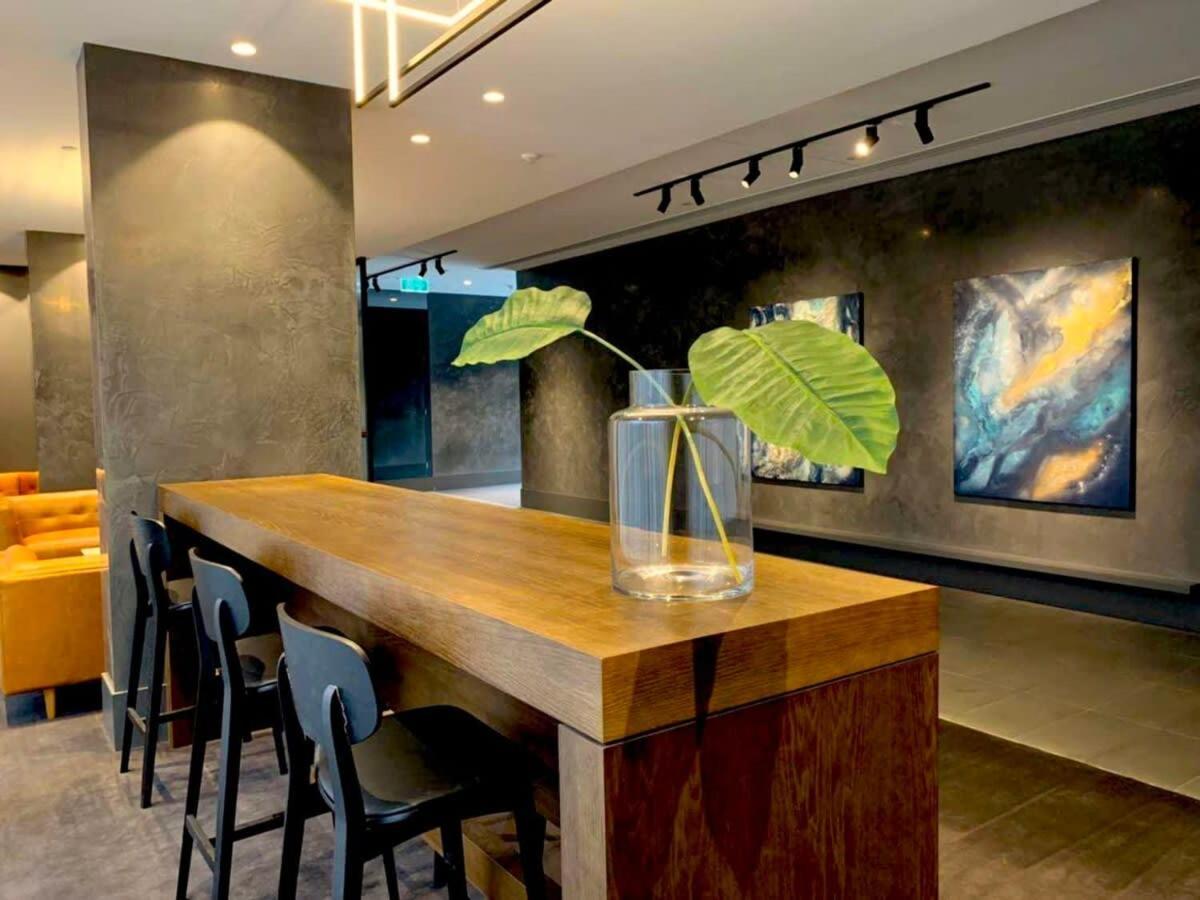 Apartment Camberwell Village One Smart Tv Melbourne