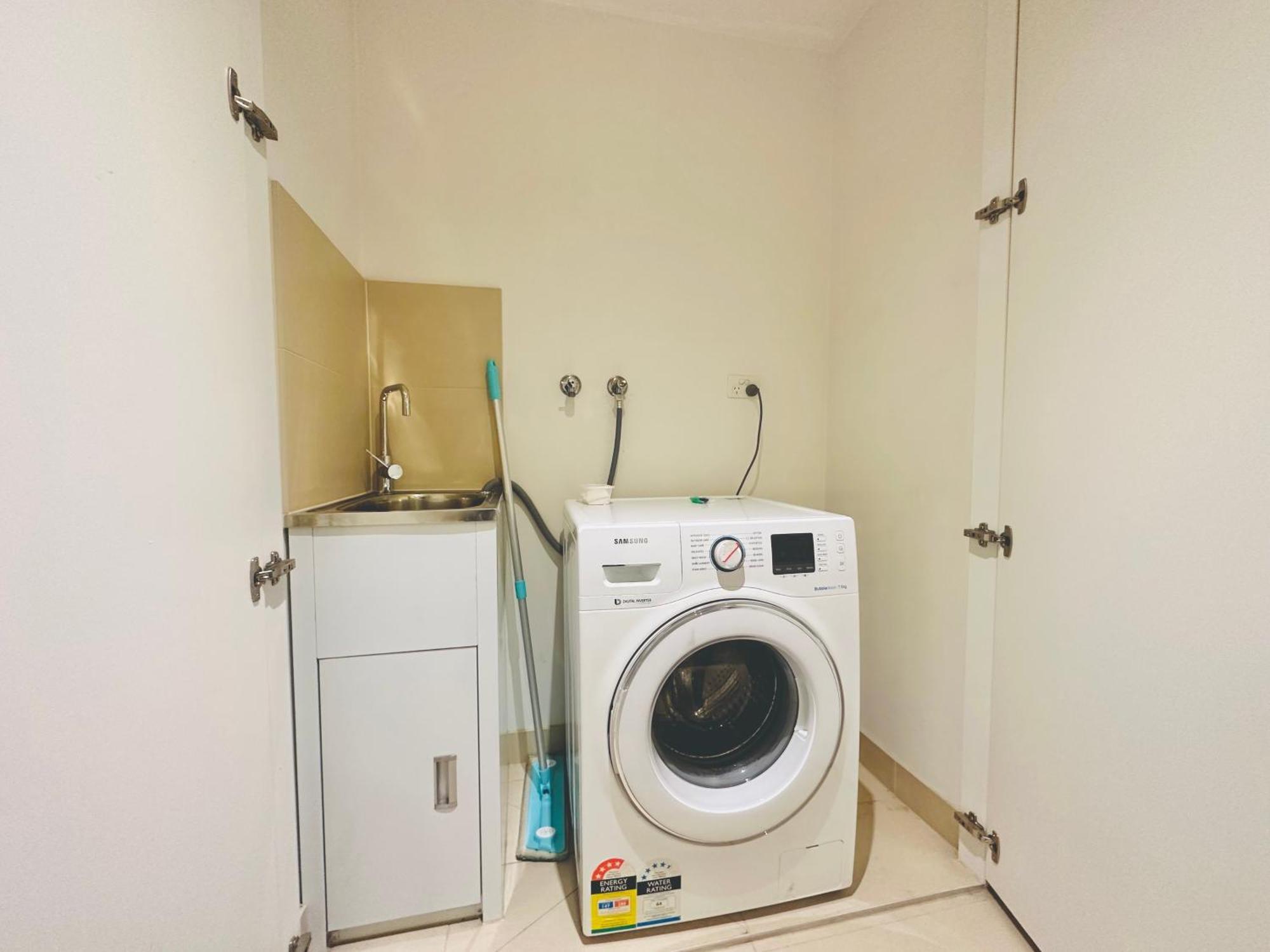 Apartment Shamrock Street Bright 2br Apartmenfree Parking
