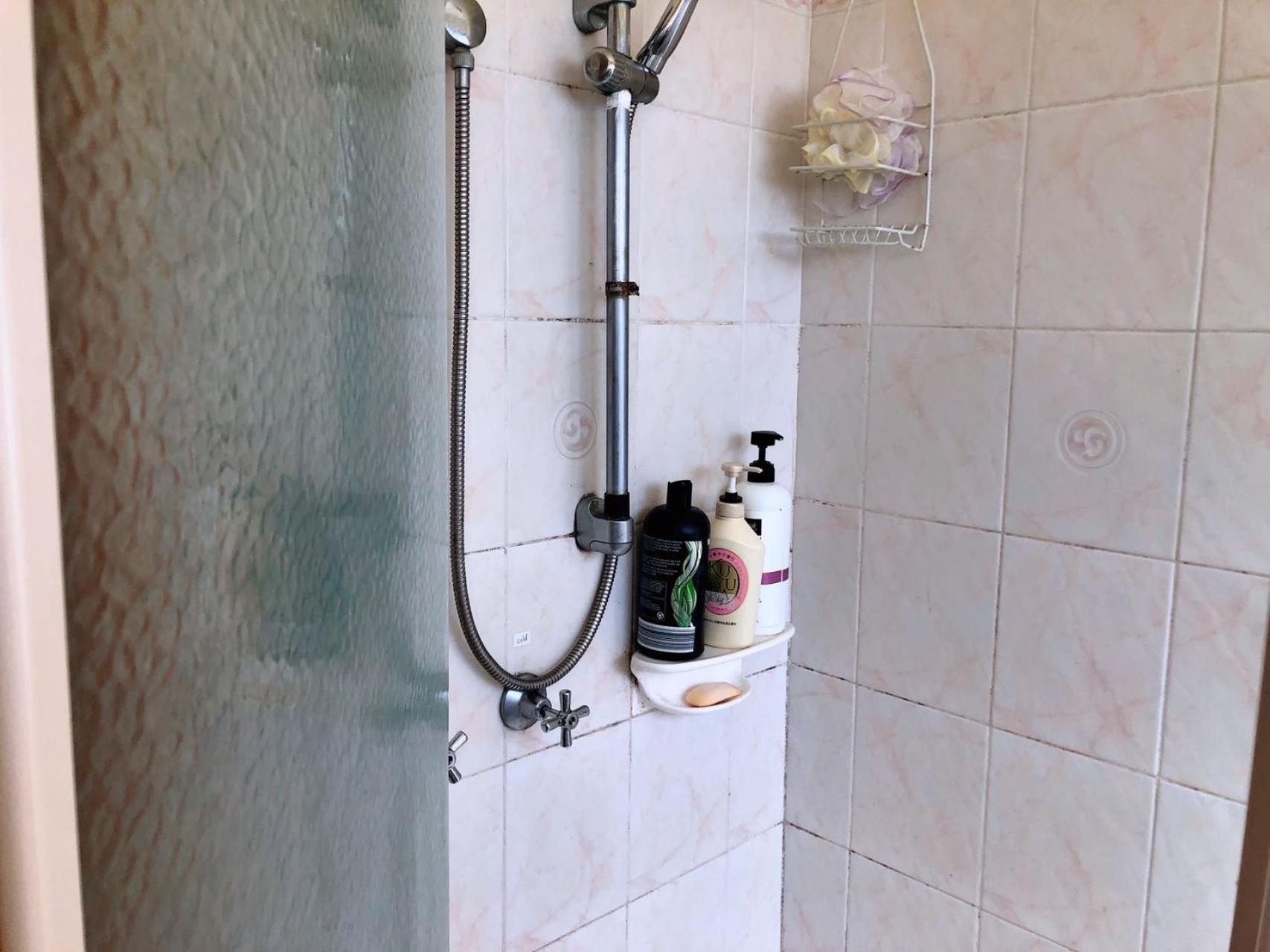 A Single Near The Railway Station Homestay *