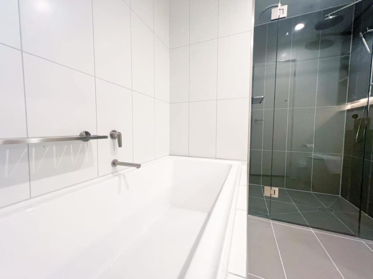 Beautiful 4b3b Cbd Free Wifi Apartment Melbourne