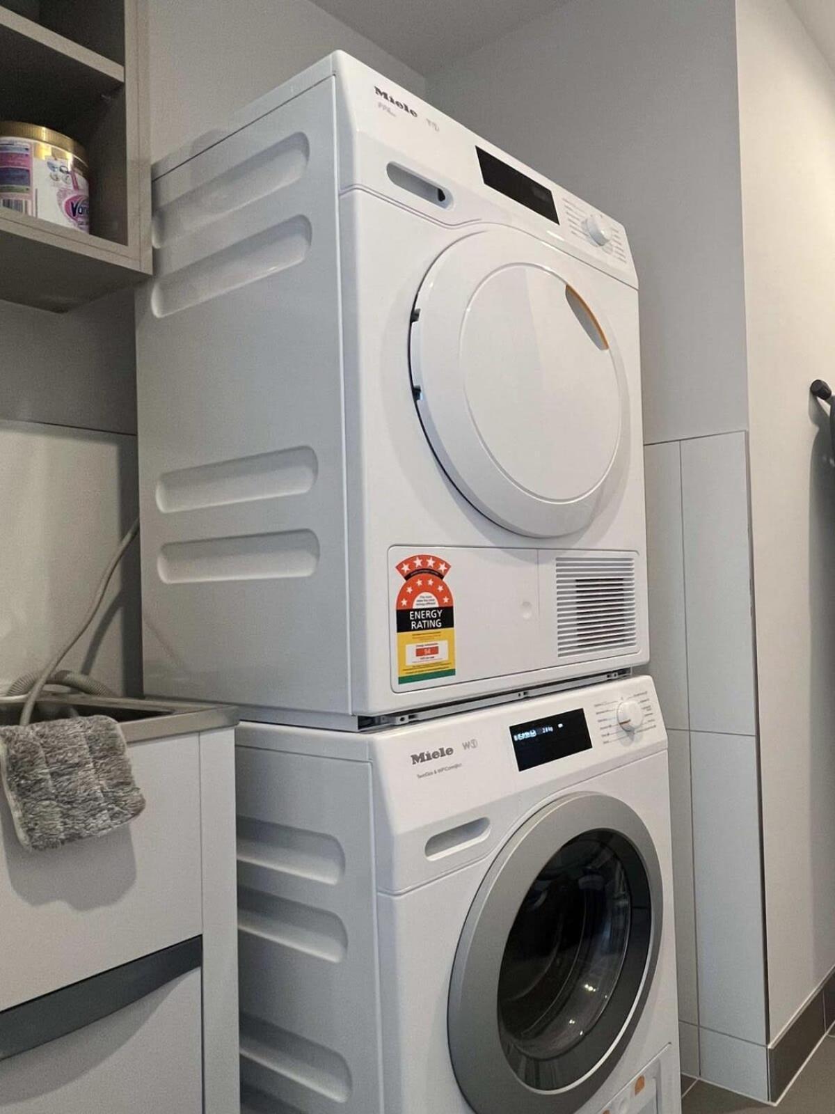 Beautiful 4b3b Cbd Free Wifi Apartment Melbourne