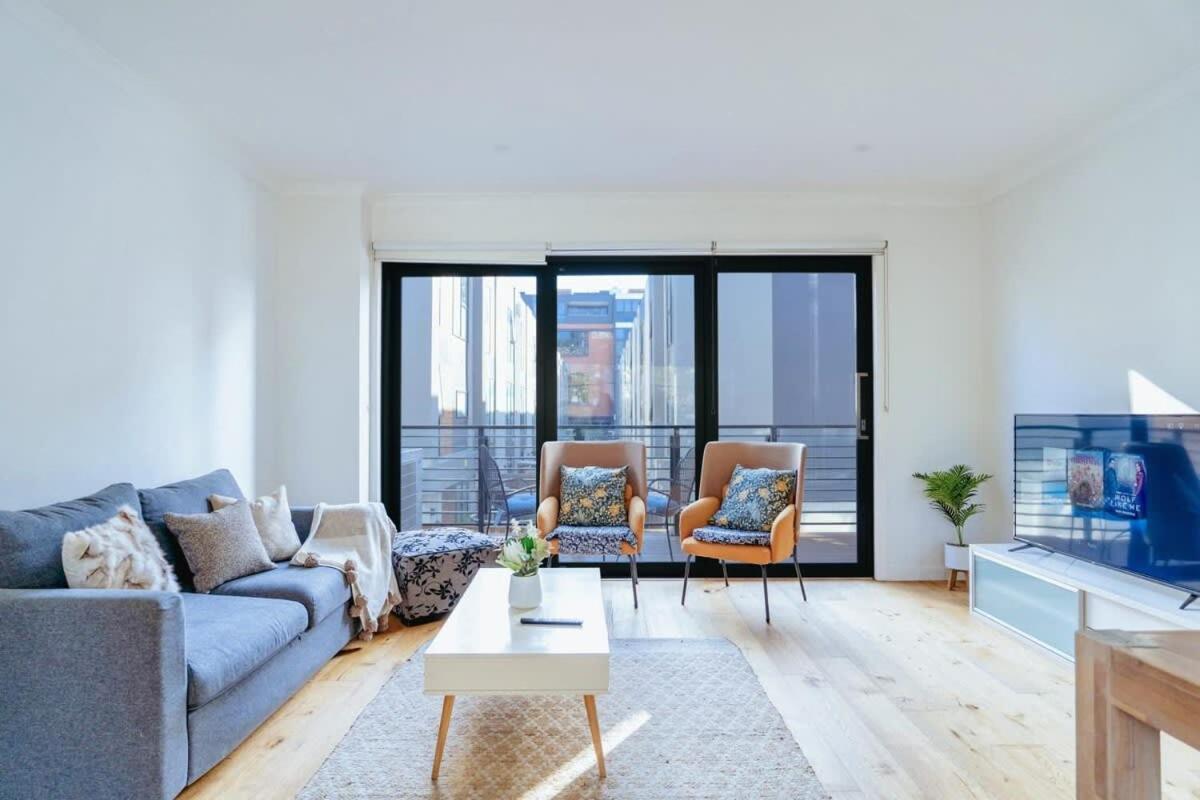 Bright 3 Level Townhouse *