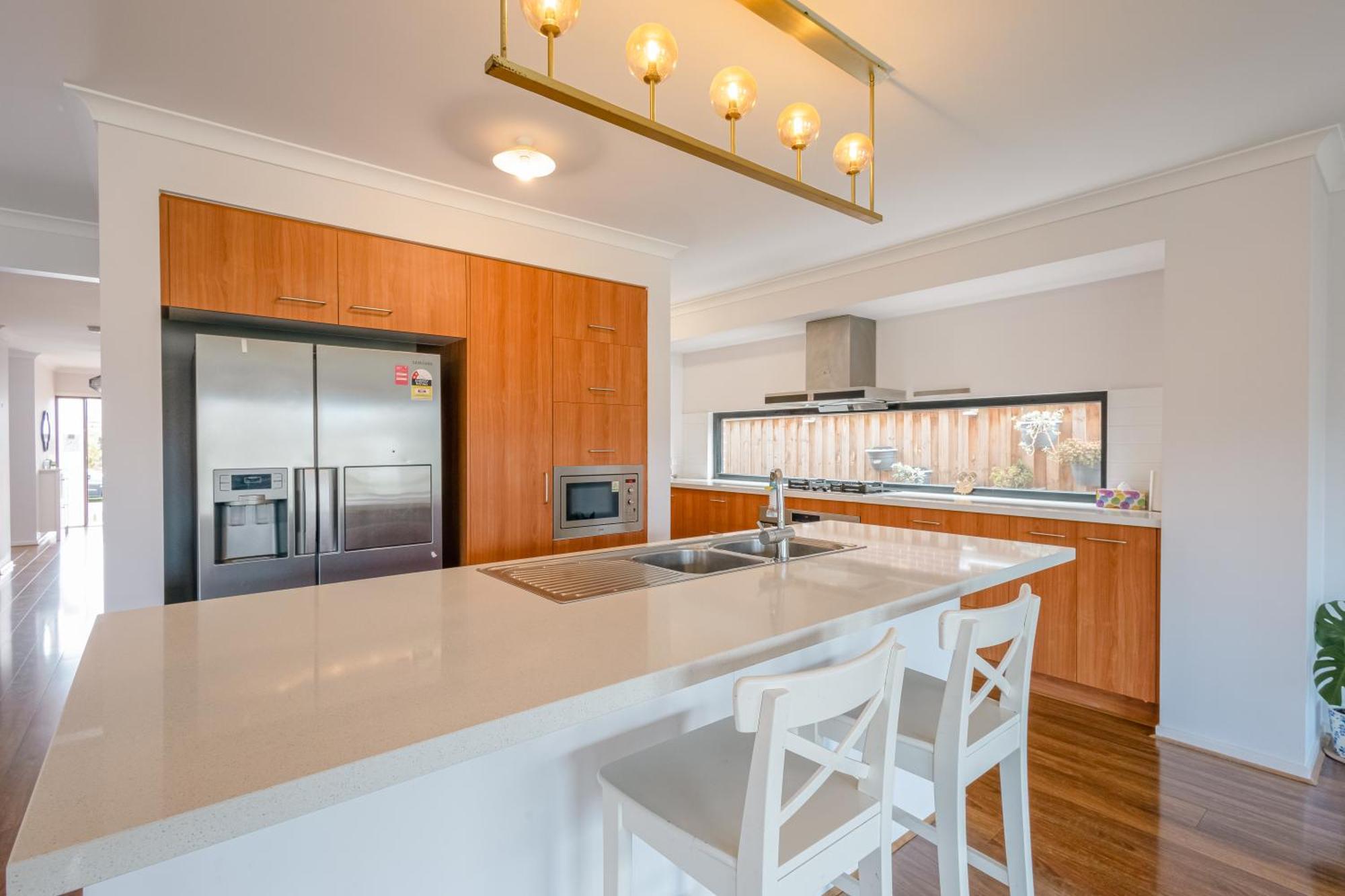 Stayau 5br Contemporary Getaway Point Cook Holiday home Melbourne