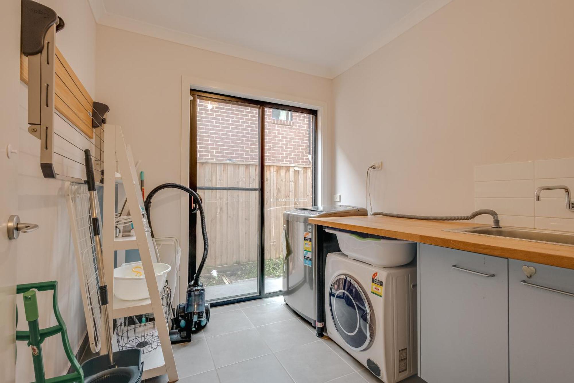 Stayau 5br Contemporary Getaway Point Cook Holiday home