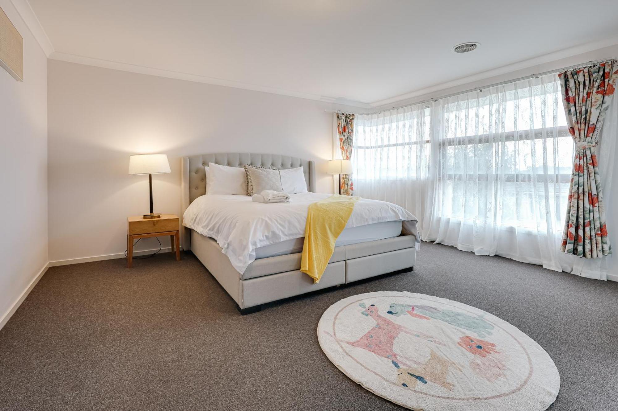 Holiday home Stayau 5br Contemporary Getaway Point Cook