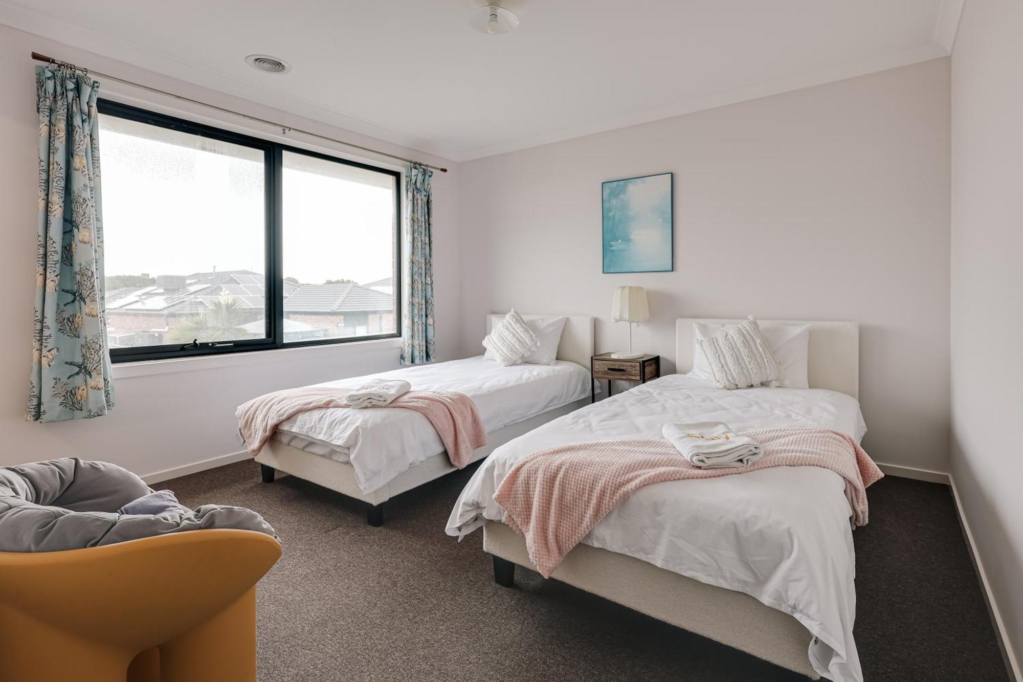 Stayau 5br Contemporary Getaway Point Cook