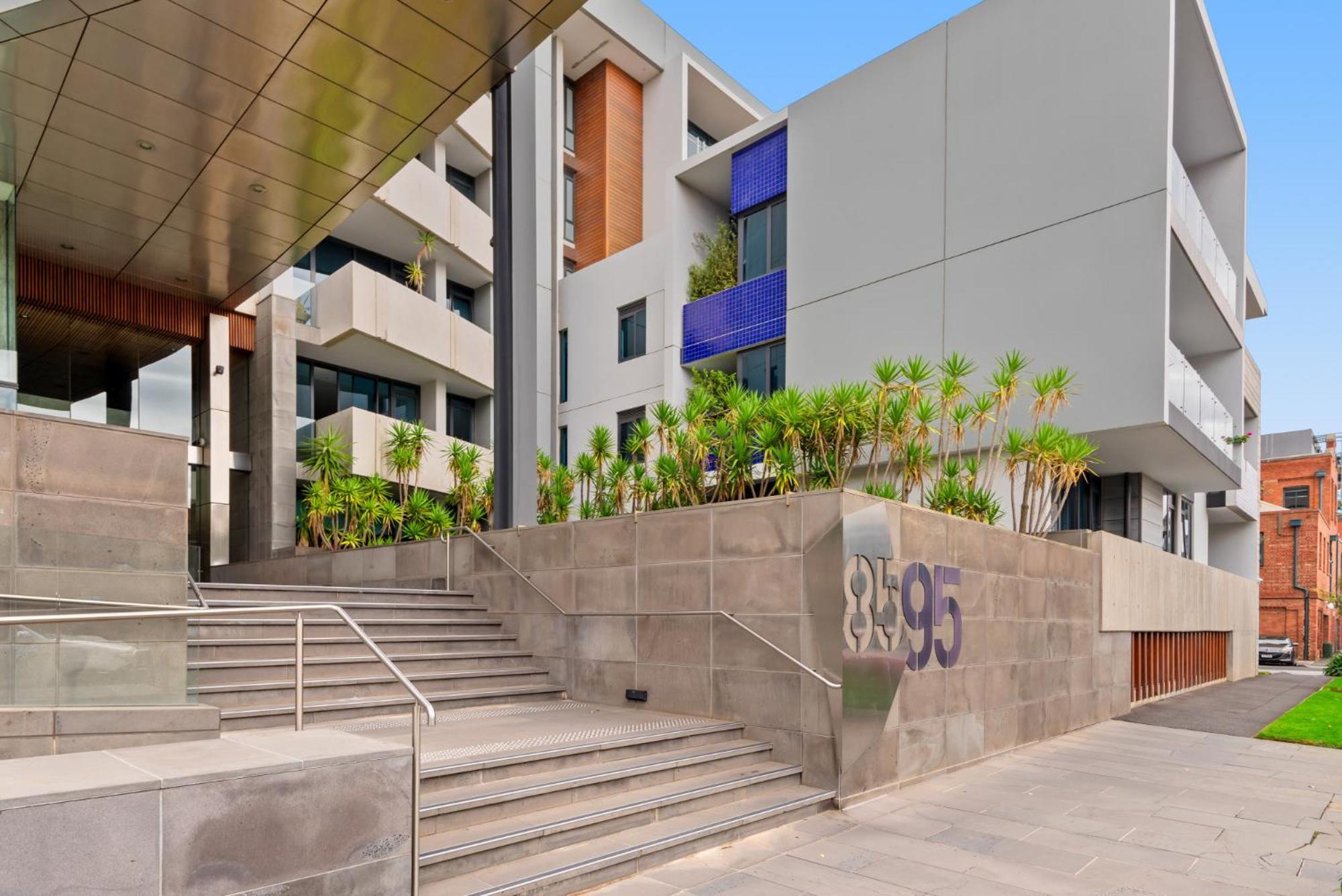 2-bed, 500m From The With Pool, Gym & Sauna Apartment Melbourne