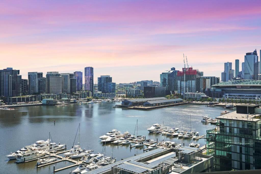 Absolute Bay View Waterfront Getaway Apt 2b2b1c