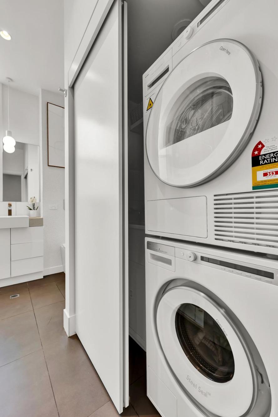 Apartment Paris End Of St Kilda Melbourne