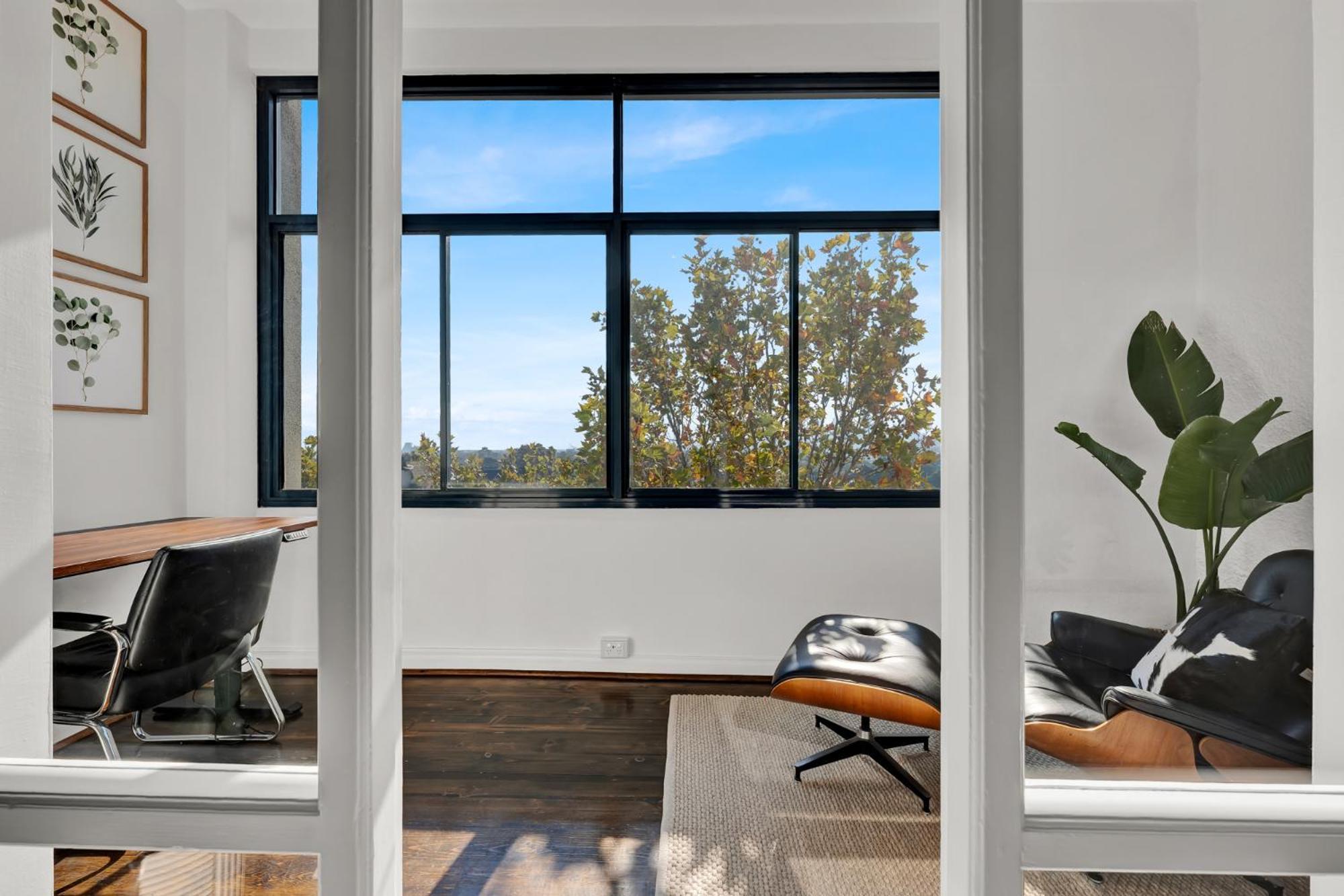 Apartment Paris End Of St Kilda Melbourne