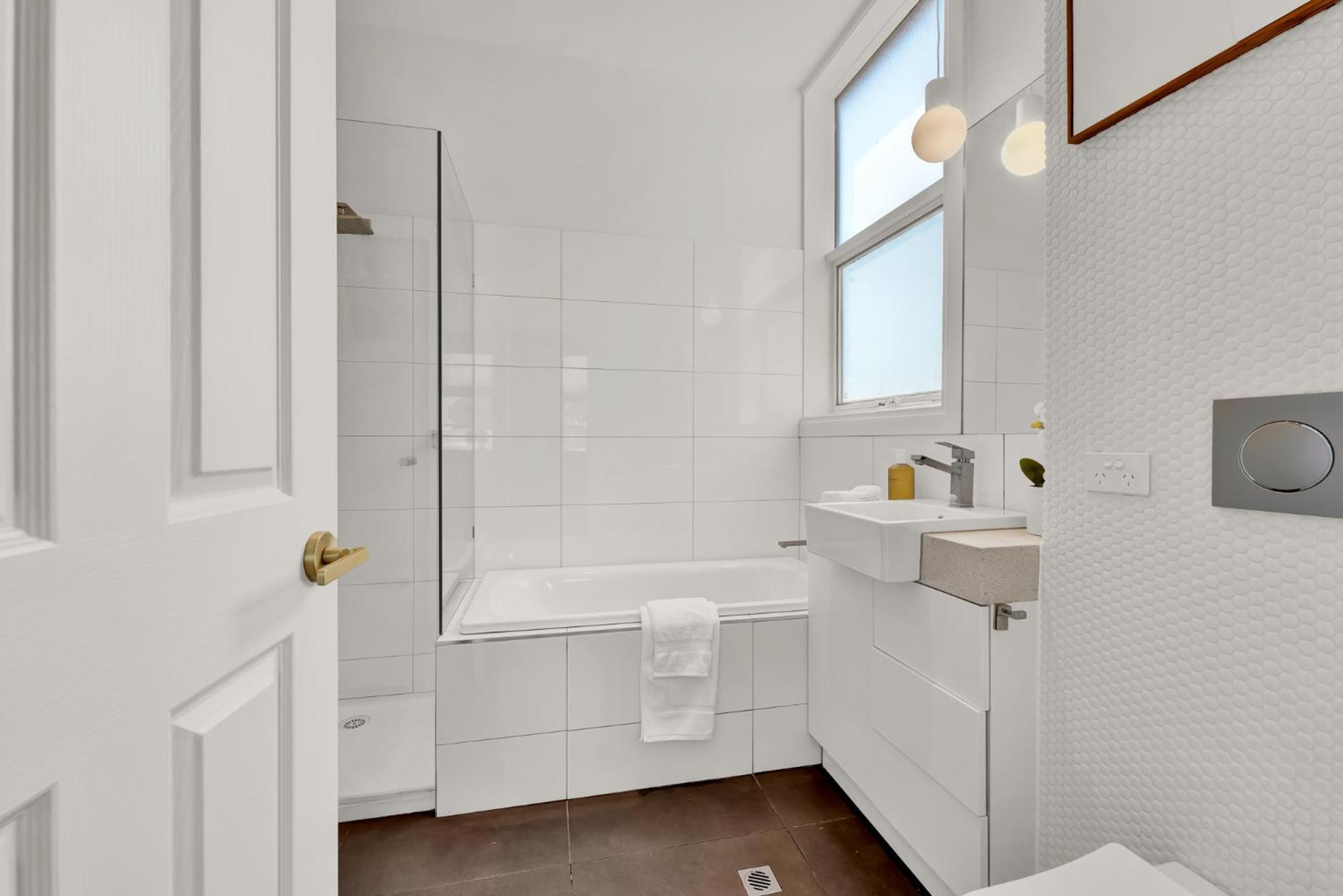 Apartment Paris End Of St Kilda Melbourne