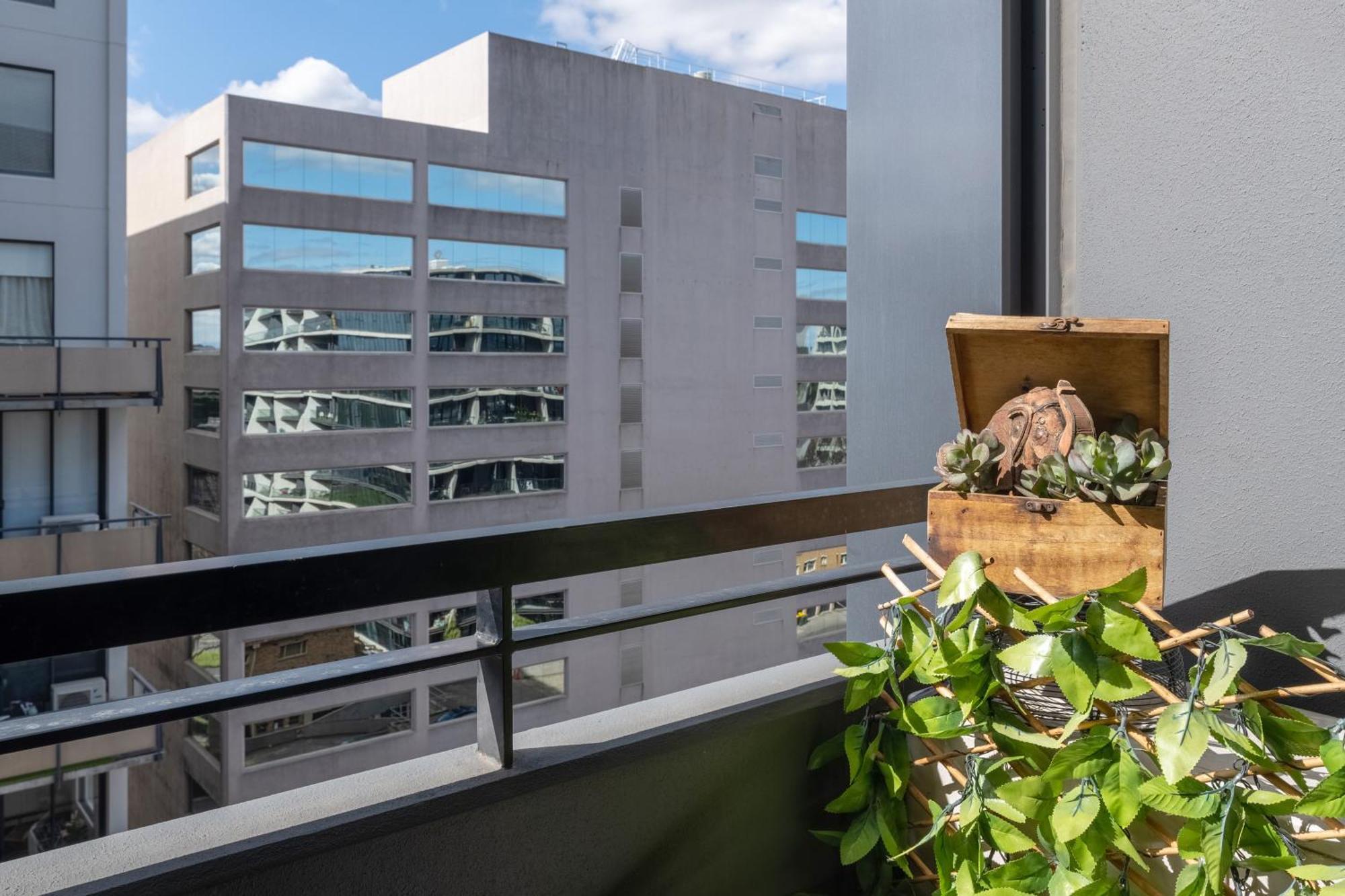 Apartment Escape To - Stylish 1 Bedroom-gym - Aircon -balcony