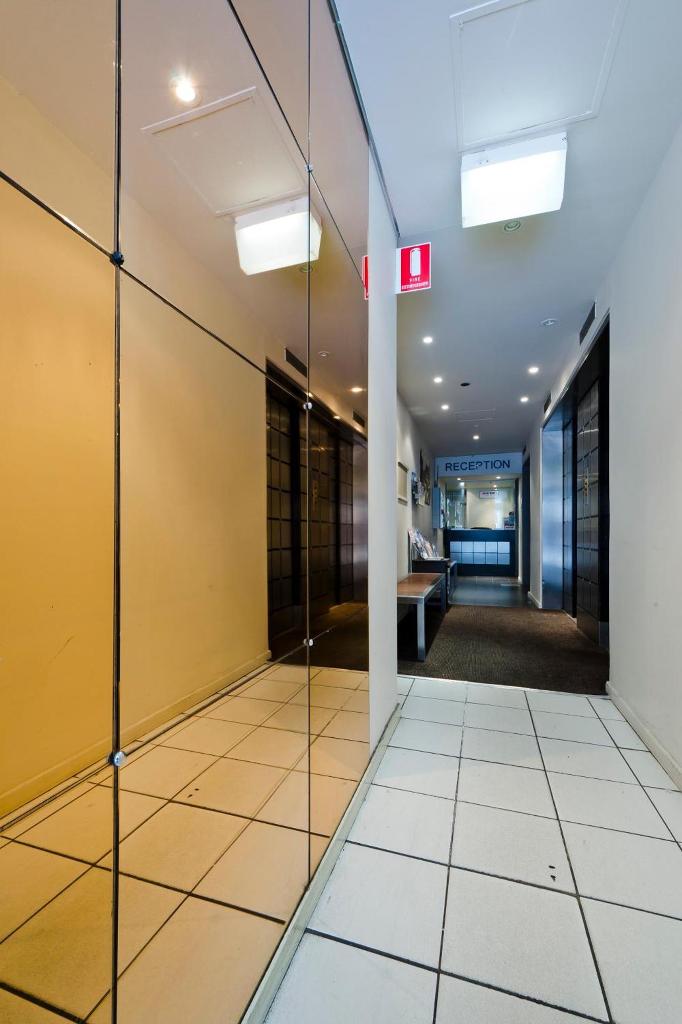 Square Hotel Melbourne