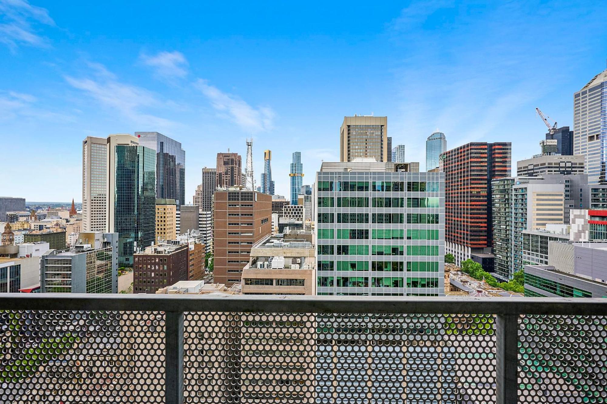 Luxe Lonsdale - Your City Retreat In Apartment *