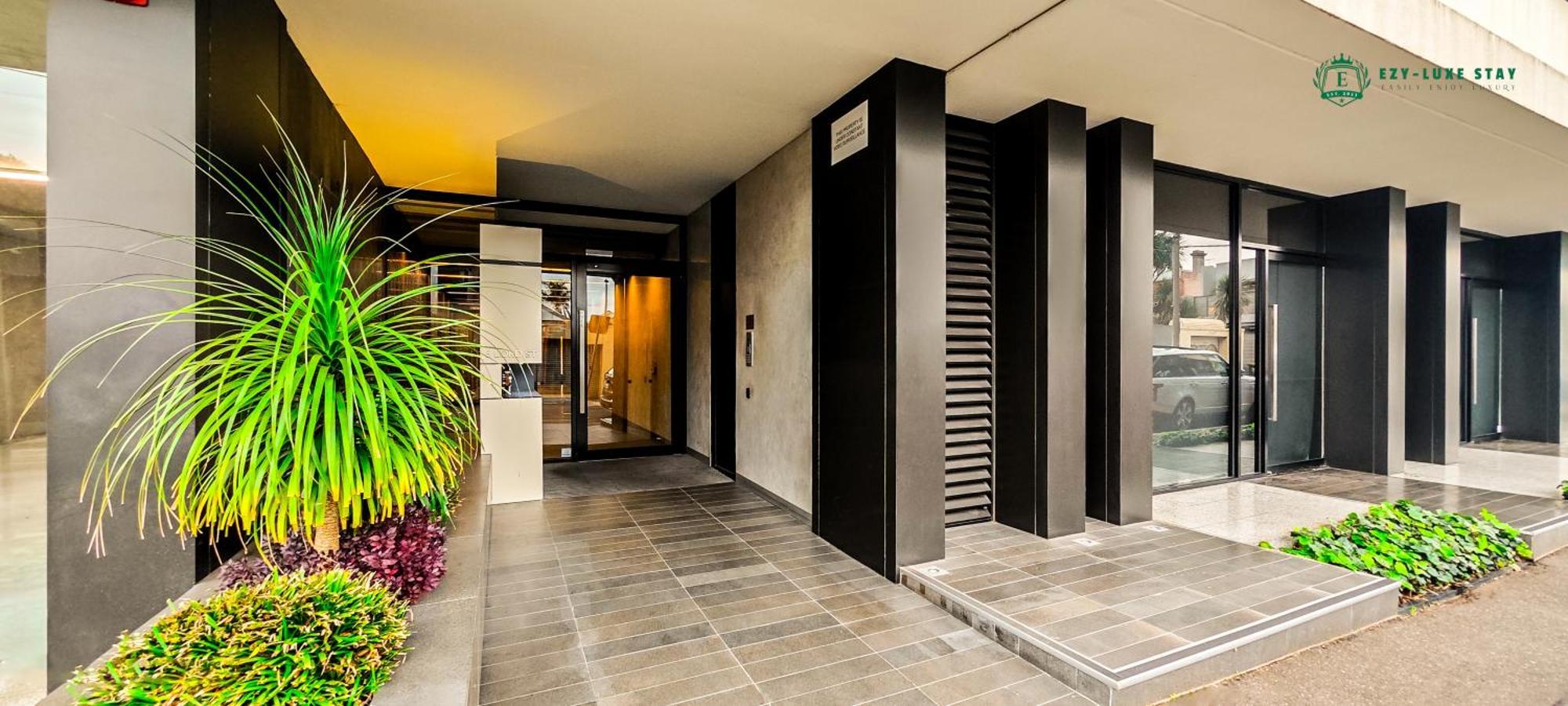 Heart Of Mel East Afl Season Start Apartment Melbourne