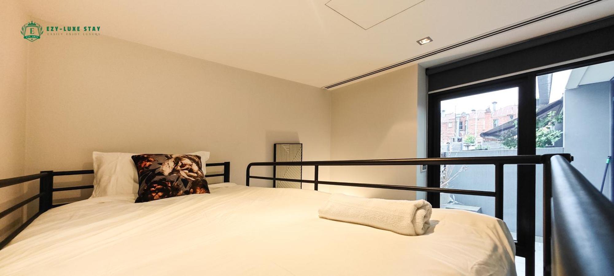Apartment Heart Of Mel East Afl Season Start Melbourne