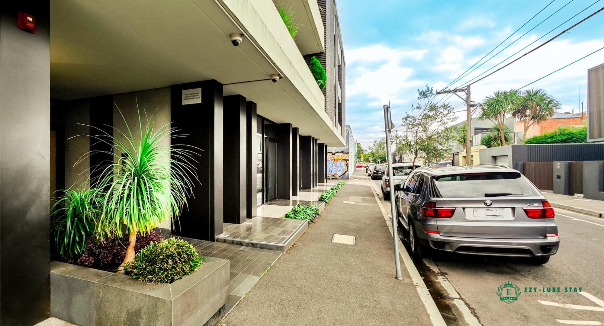 Apartment Heart Of Mel East Afl Season Start