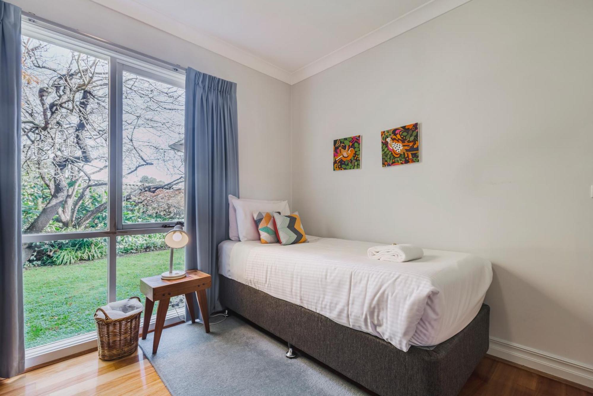Apartment Family Friendly Art Deco Garden Patio Wifi Wfh Melbourne