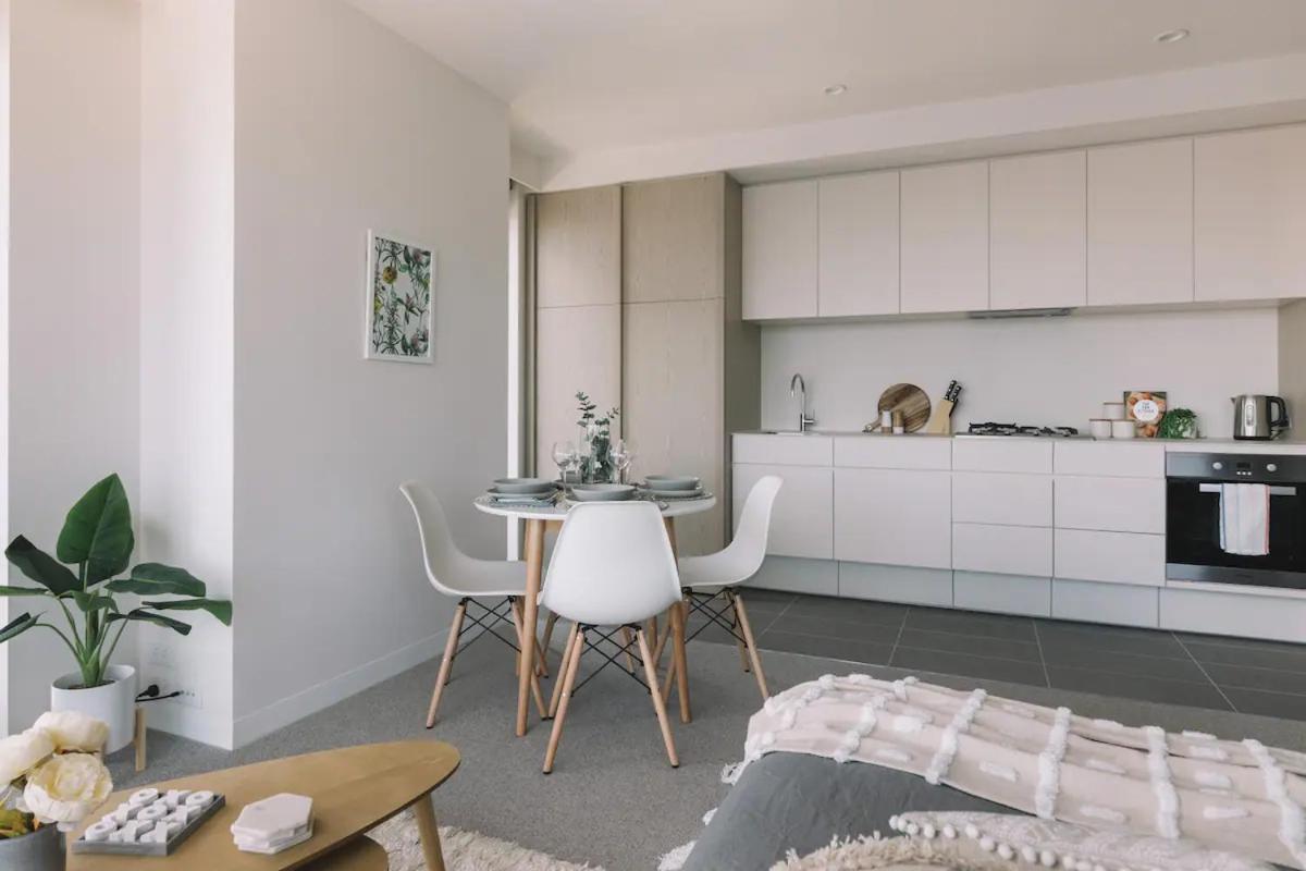 Apartment Premier Harbour View & Parking Near Marvel Stadium Melbourne