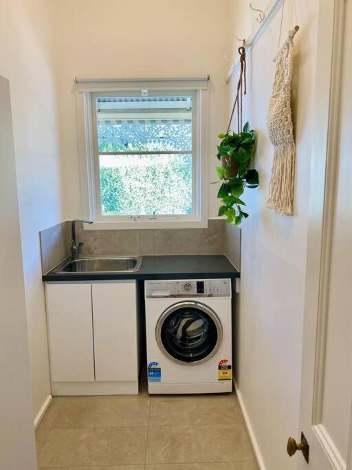 Holiday home Camberwell's Lyrical Vintage Abode